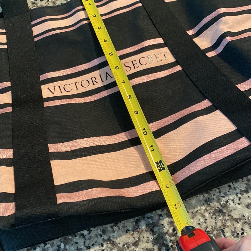 VICTORIA’S SECRET tote - Picture 8 of 10